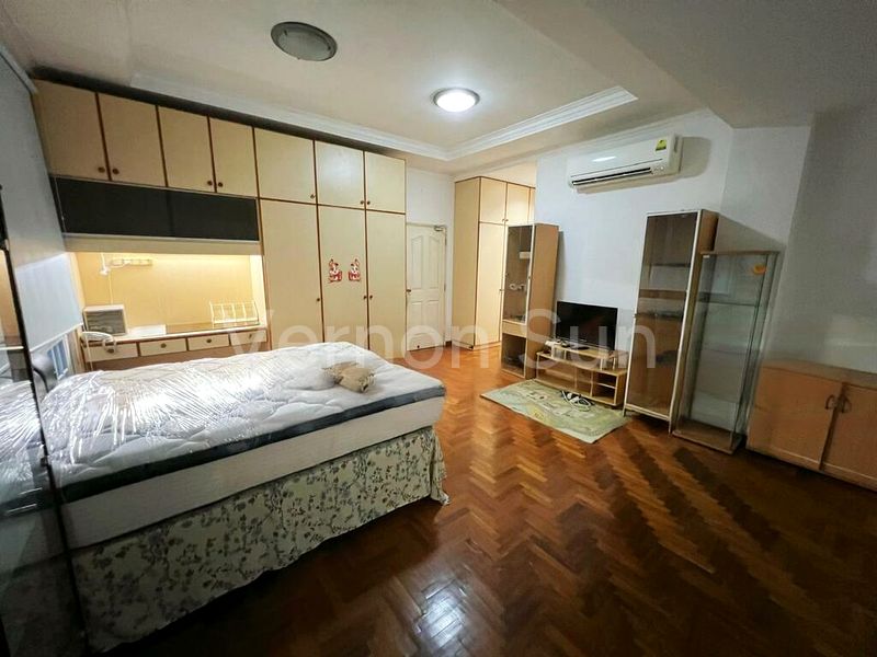 Room (Landed) for Rent in  Jalan Pasir Ria - Image 8